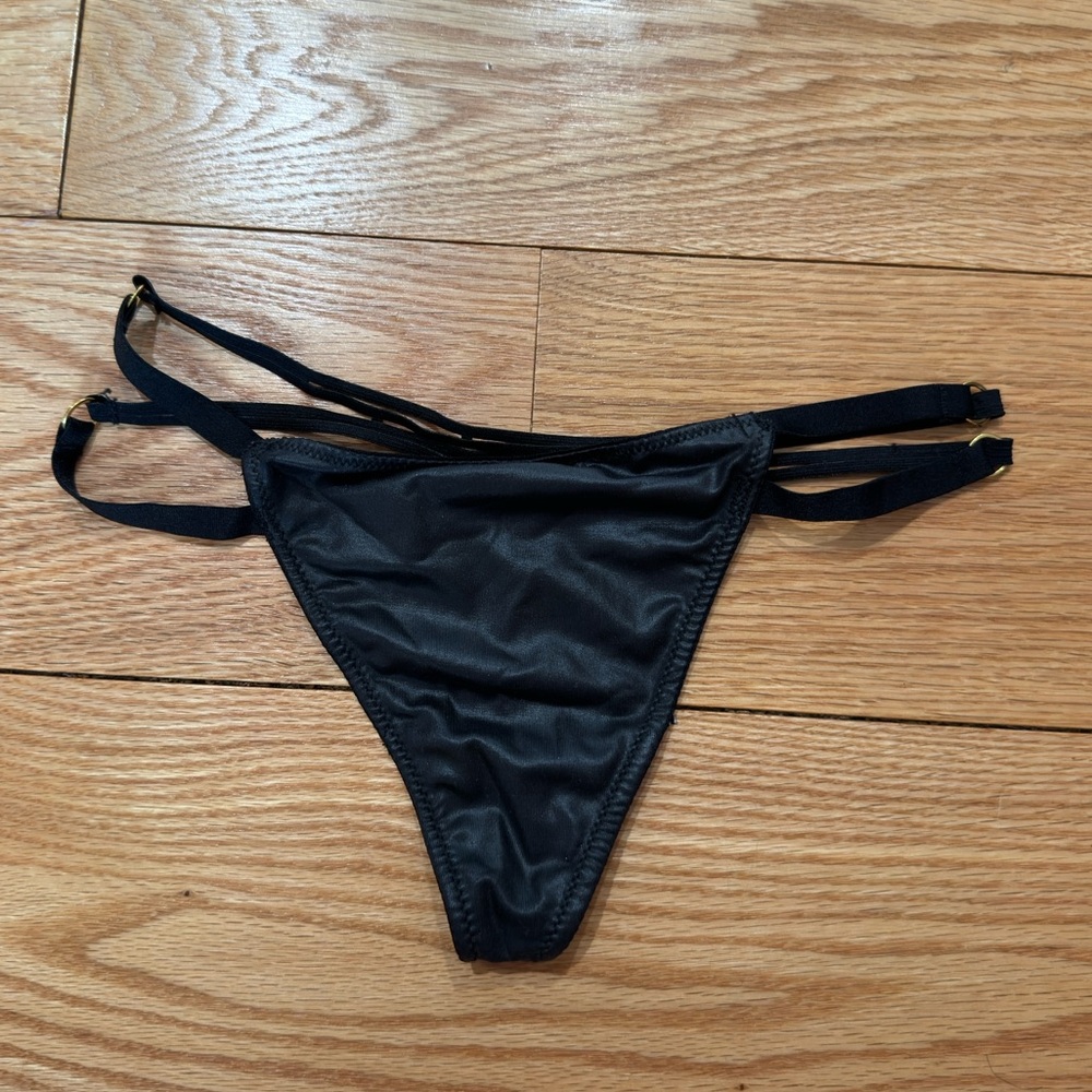 Victoria’s Secret g string